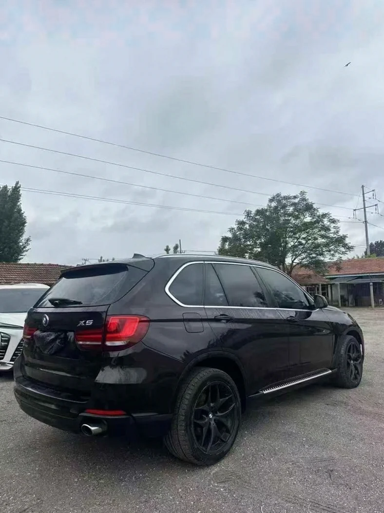 宝马X5 后面外观二