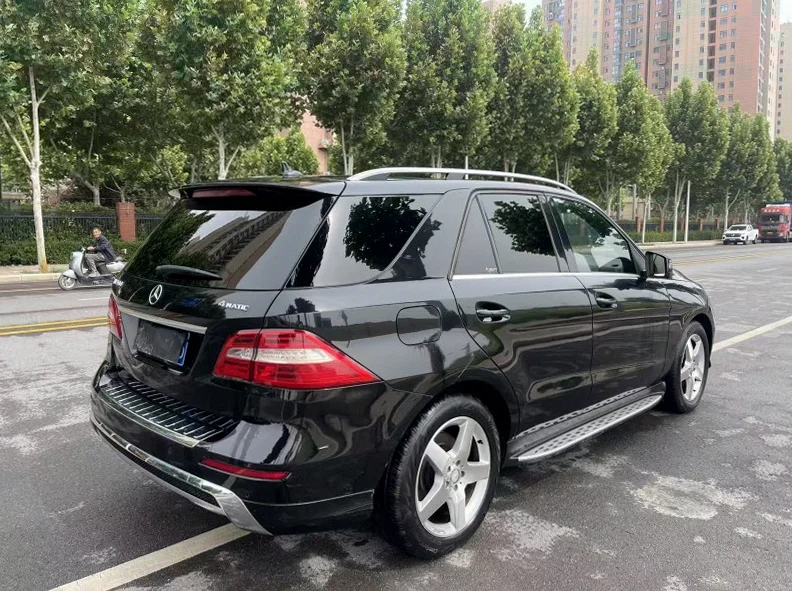 奔驰ML 后面外观二