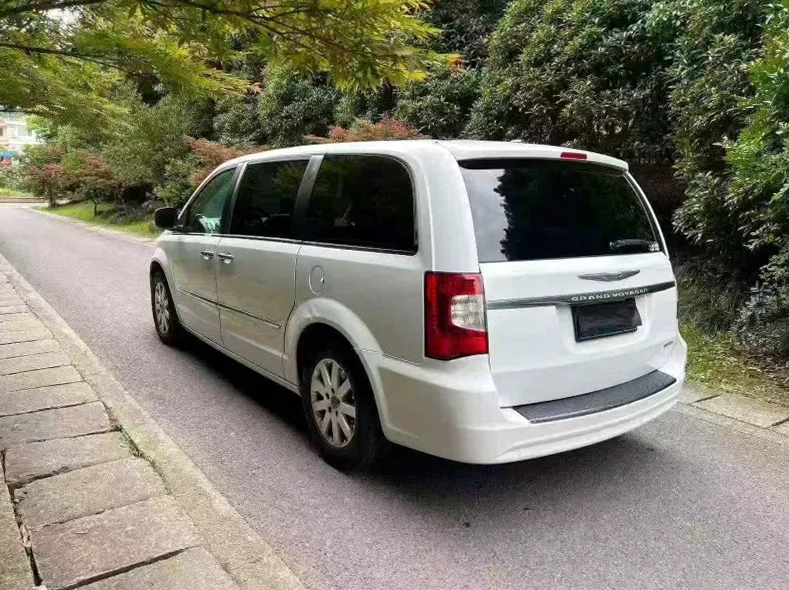 克莱斯勒大捷龙 后面外观一