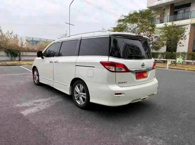 日产贵士 内饰前排