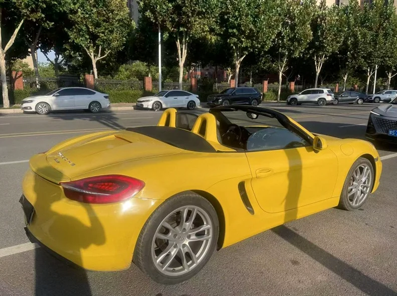 保时捷Boxster 内饰后排
