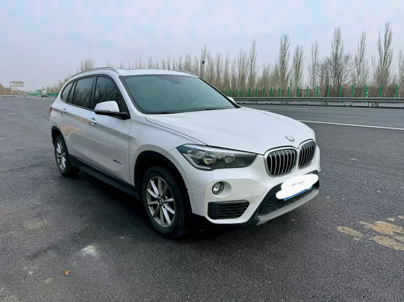 X1宝马 后面外观二