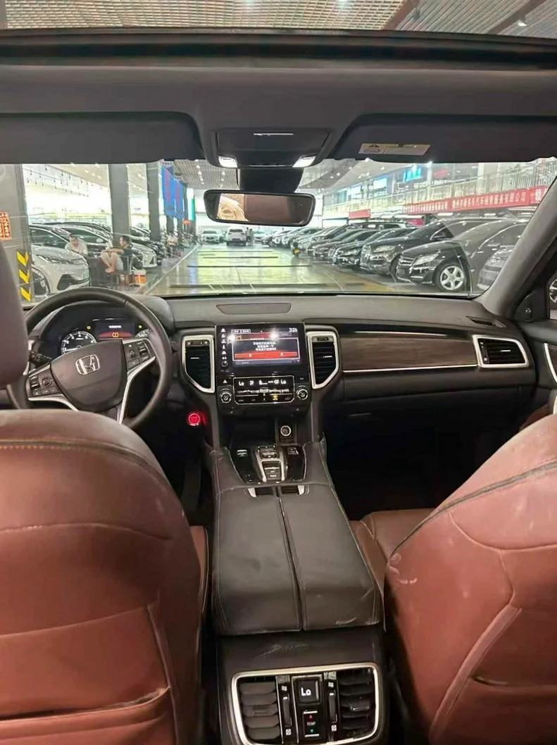 本田冠道 后面外观一