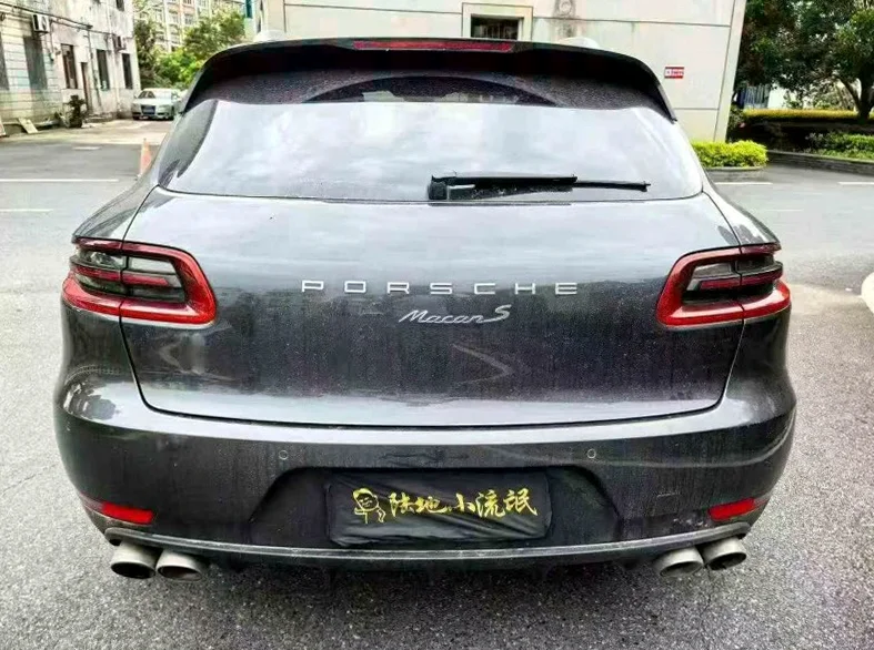 保时捷Macan 后面外观三
