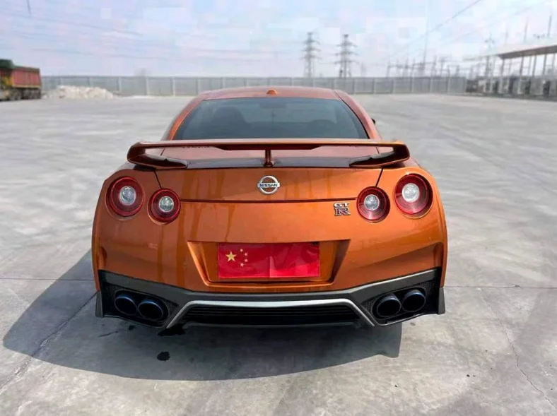 日产GT-R 正面外观三
