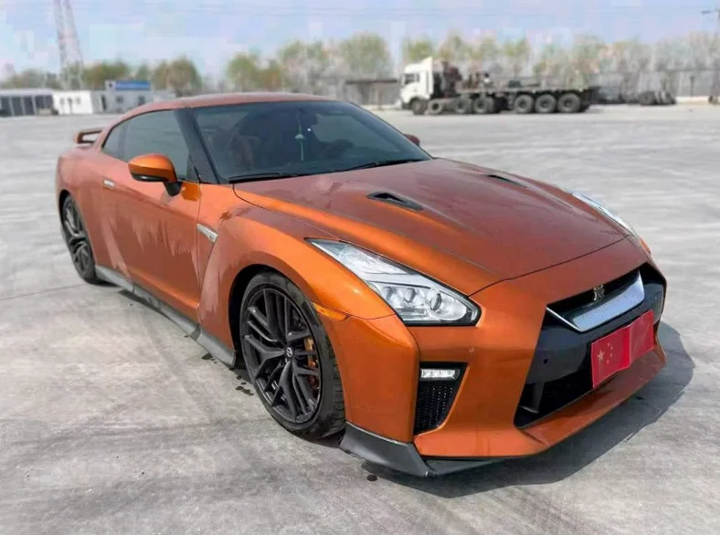 日产GT-R 内饰前排