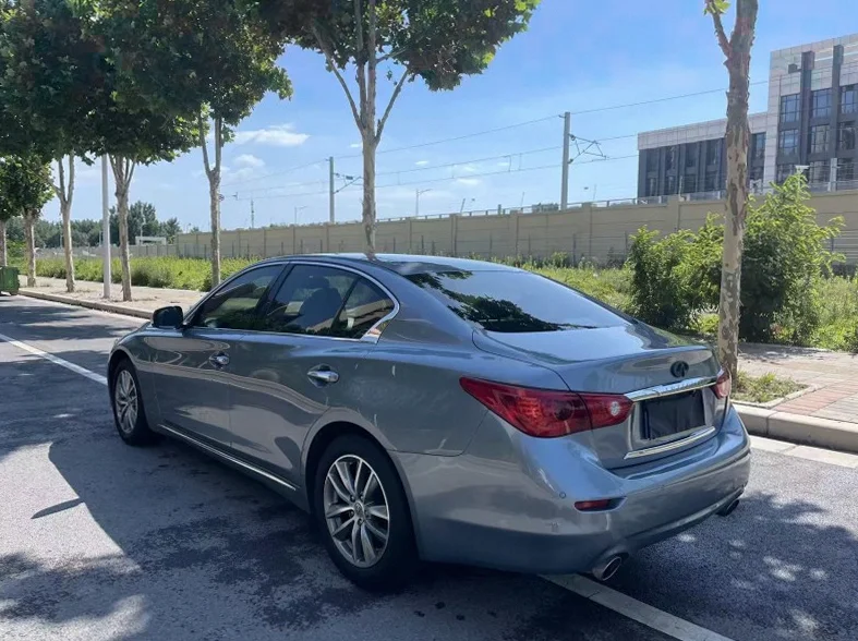英菲尼迪Q50L 正面外观二