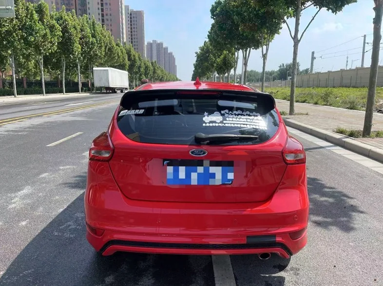 福特福克斯 驾驶室