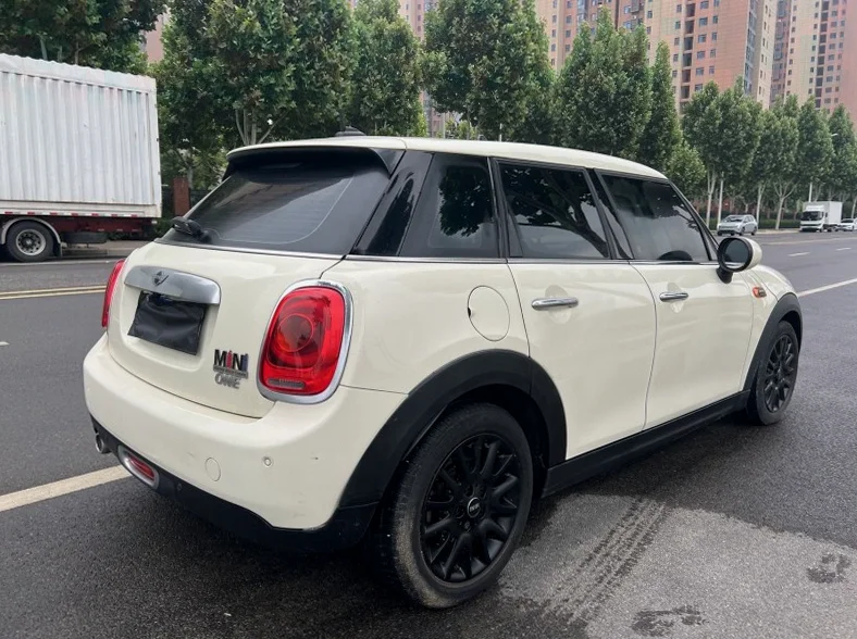 MINICooper 后面外观一