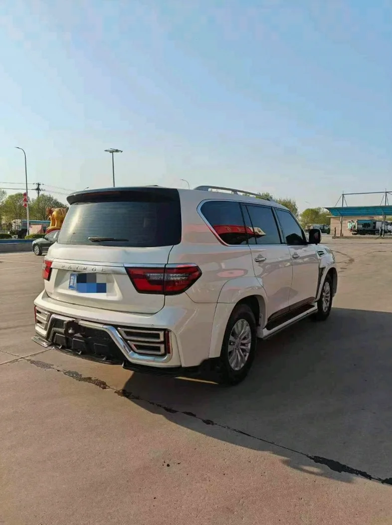 日产途乐 后面外观一
