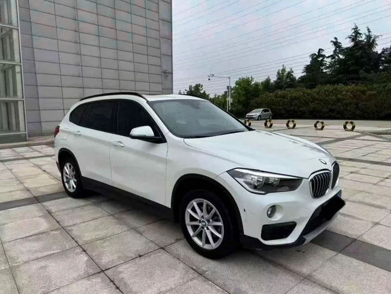 X1宝马 正面外观二