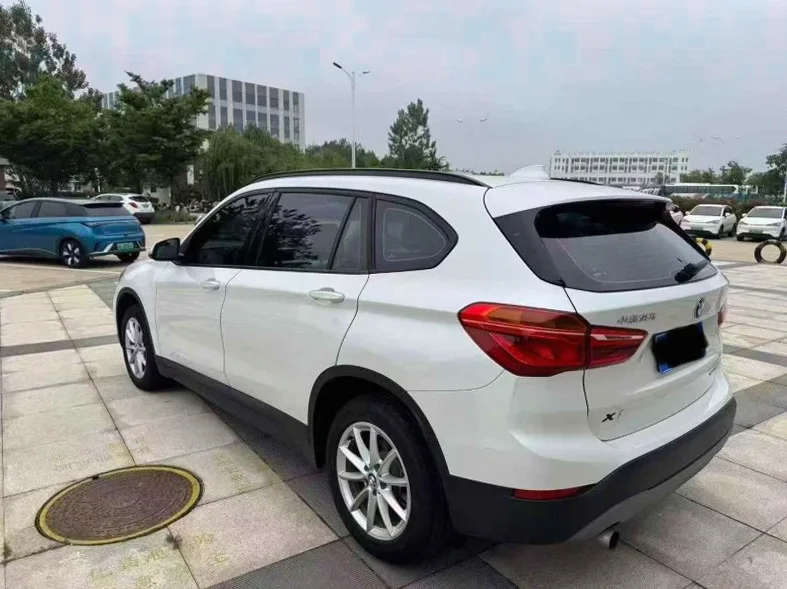 X1宝马 后面外观三