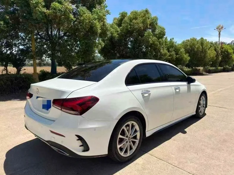 奔驰A 驾驶室