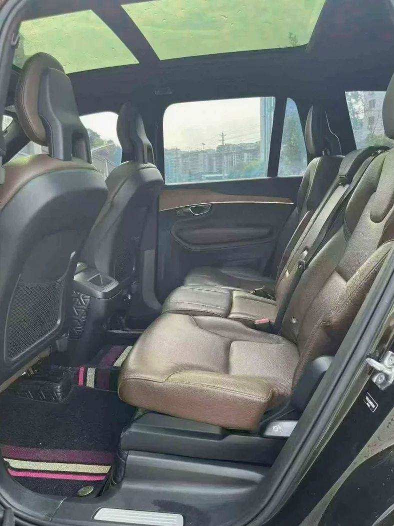 沃尔沃XC90 驾驶室