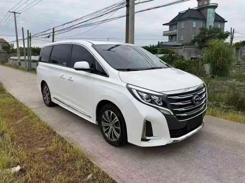 传祺M8 正面外观三