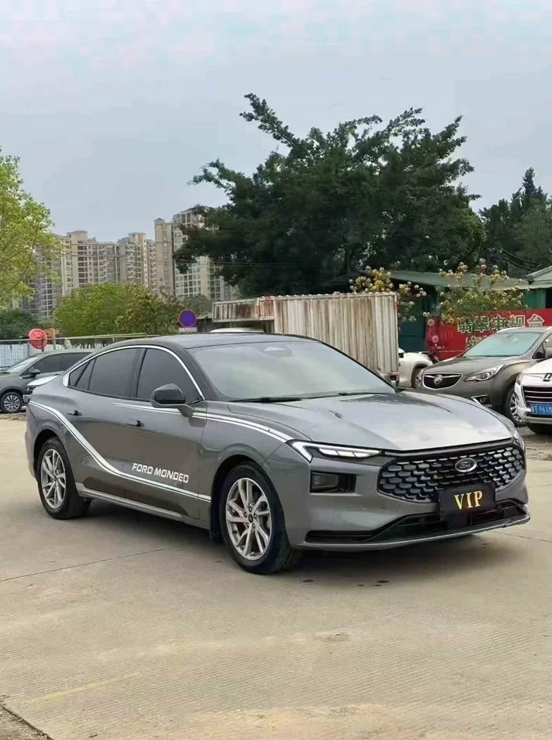 福特蒙迪欧 正面外观二