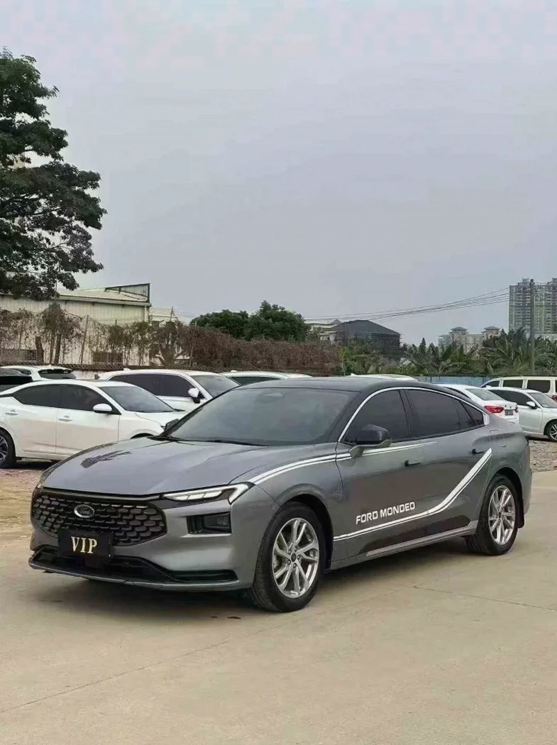 福特蒙迪欧 正面外观三