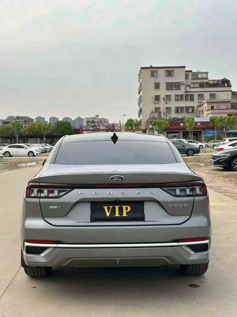 福特蒙迪欧 后面外观二
