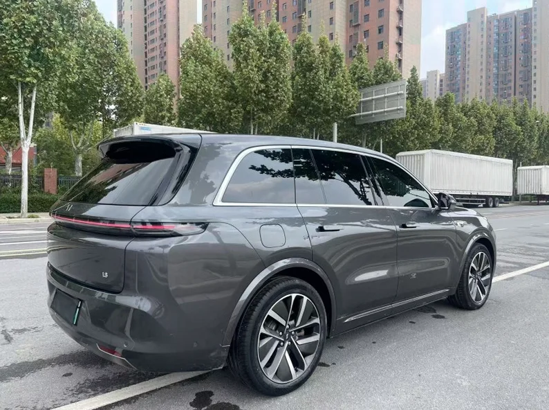 理想L8 驾驶室