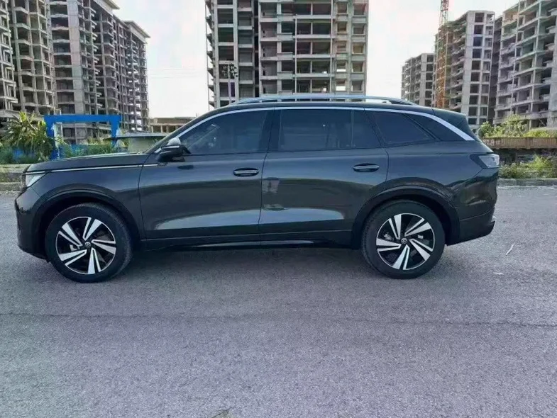 大众揽巡 后面外观一