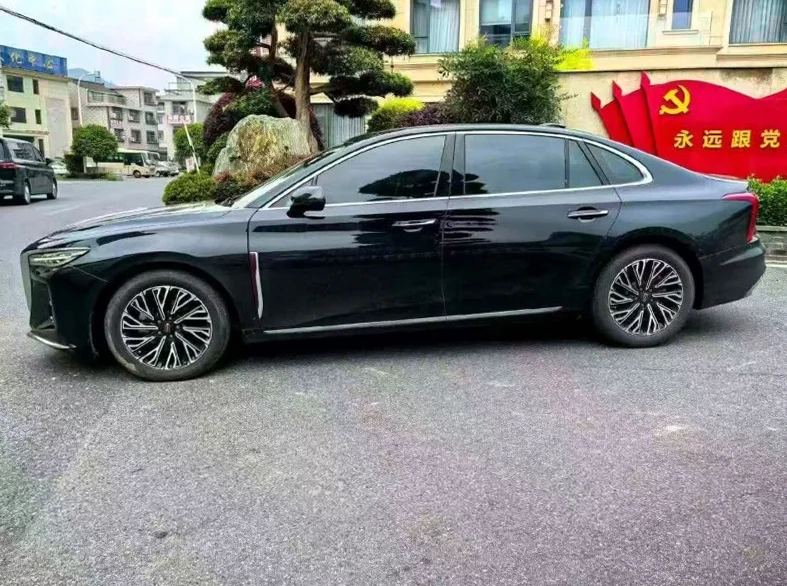 红旗H5 内饰前排