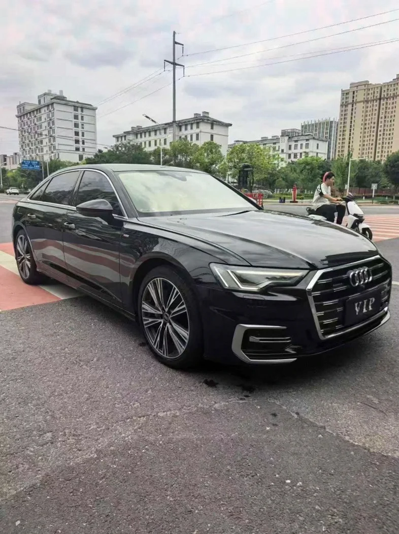 奥迪A6L 正面外观三