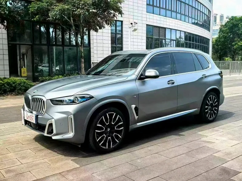 宝马X5 正面外观三