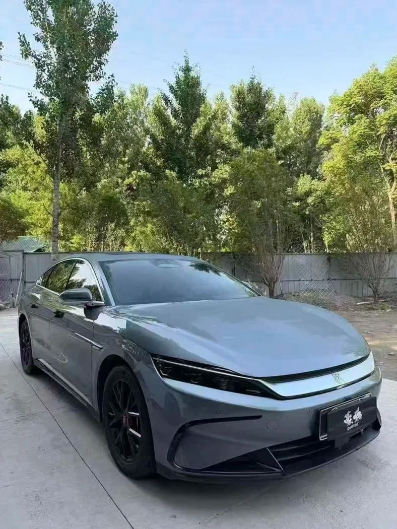 比亚迪汉 正面外观二