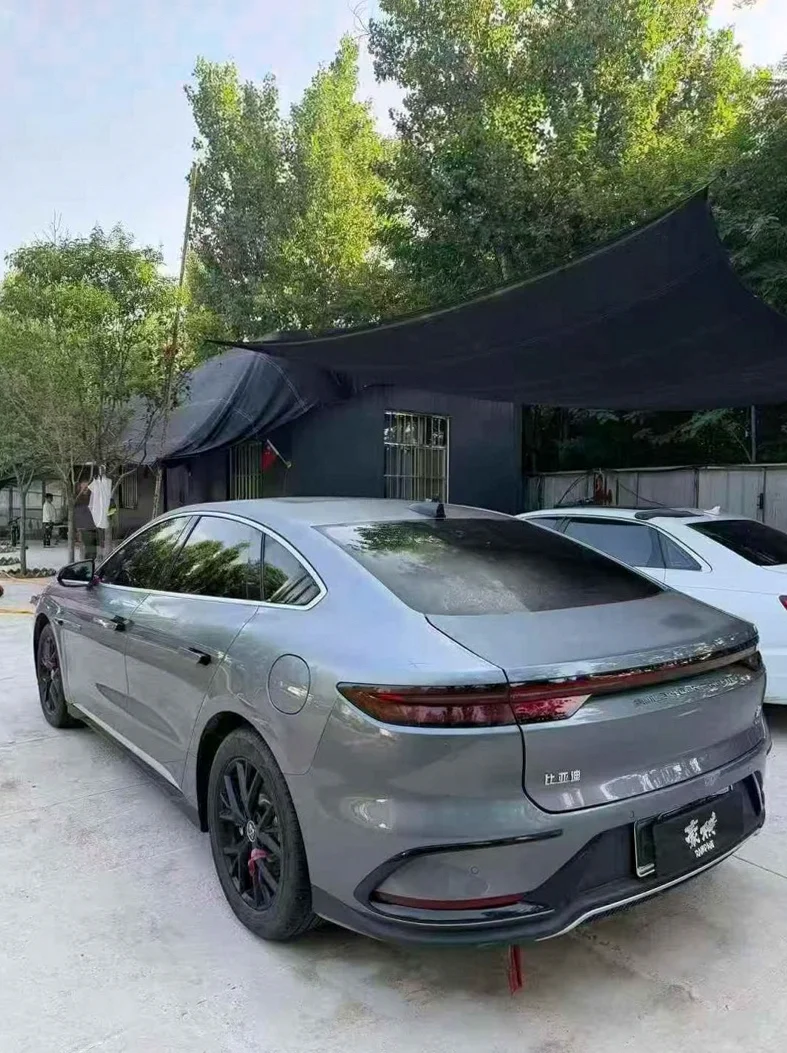 比亚迪汉 内饰后排