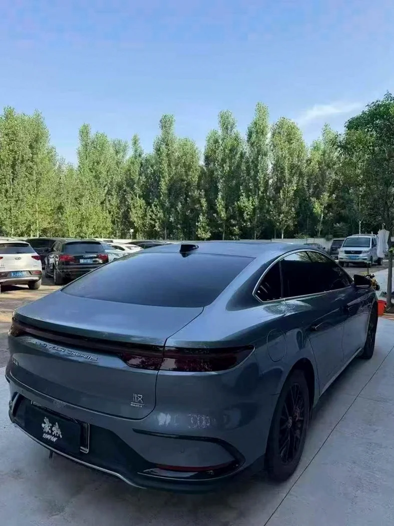 比亚迪汉 内饰前排