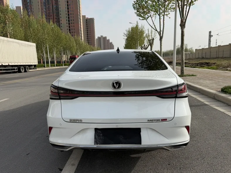 长安汽车锐程 后面外观二