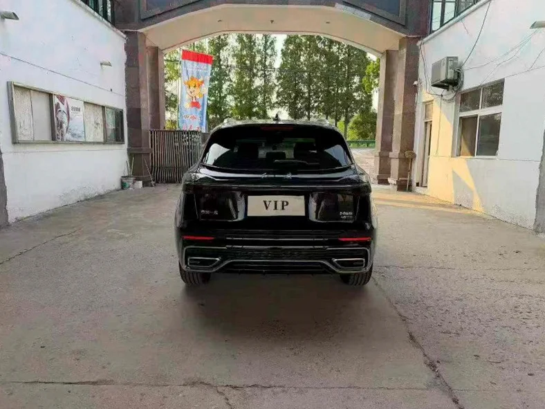 红旗HS5 驾驶室