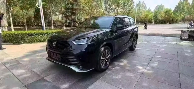 丰田皇冠 正面外观二
