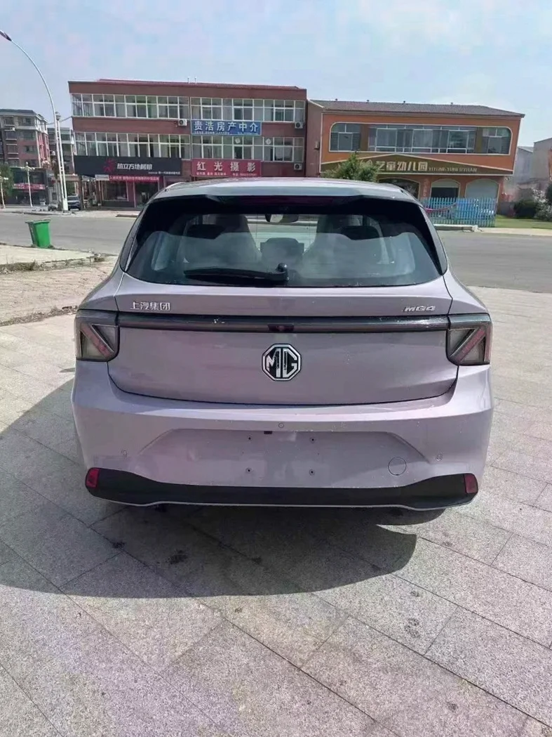 名爵4 驾驶室