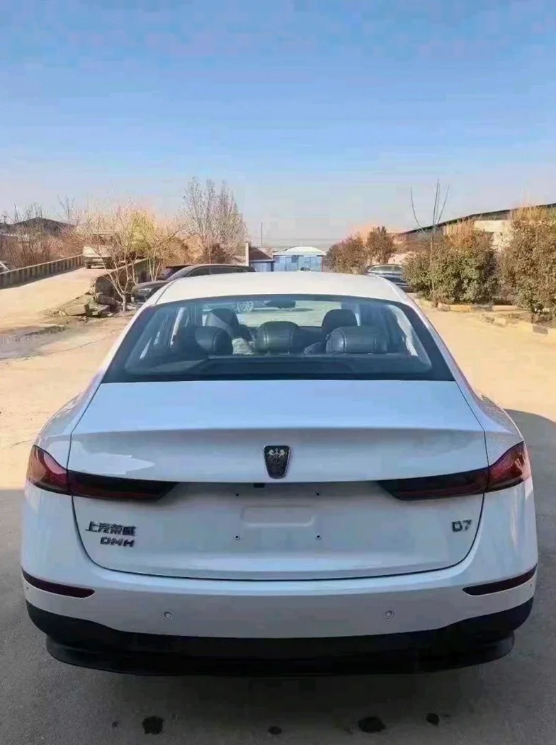 荣威D7 驾驶室