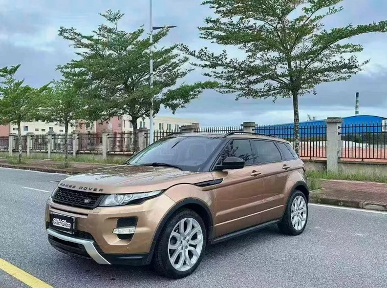 路虎极光 正面外观三