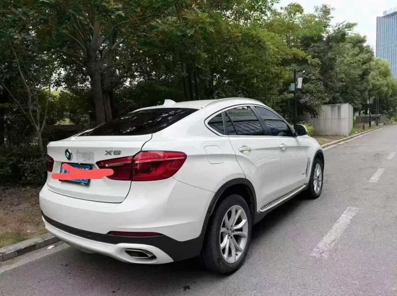 宝马X6 后面外观三