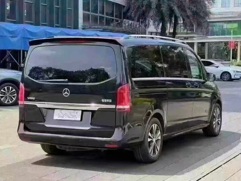 奔驰V 内饰前排