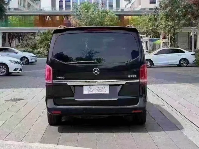 奔驰V 驾驶室