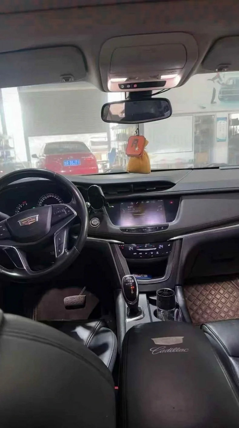 凯迪拉克XT5 后面外观一