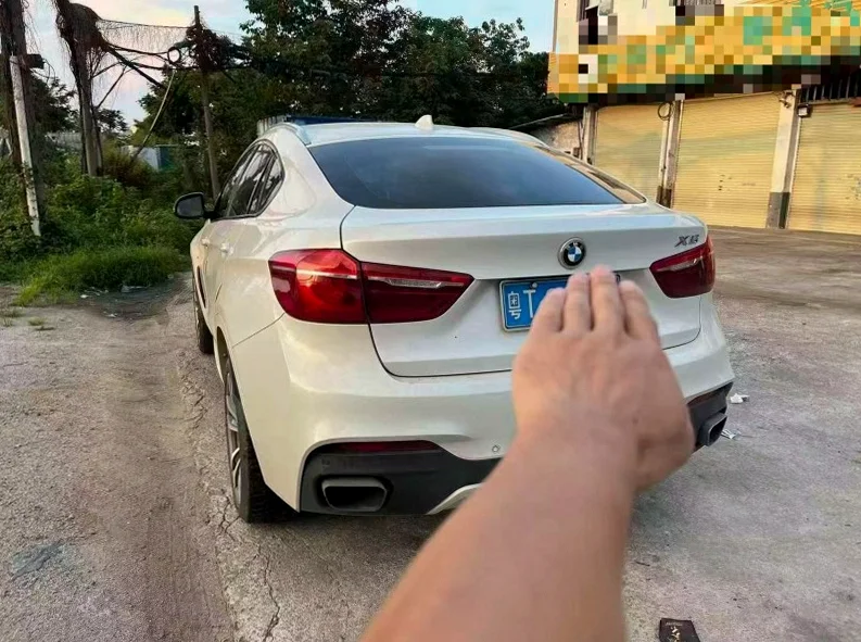 宝马X6 后面外观三