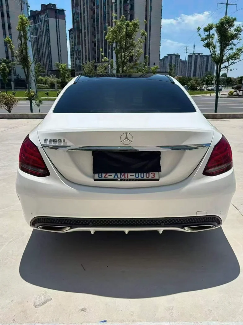 奔驰C 后面外观三