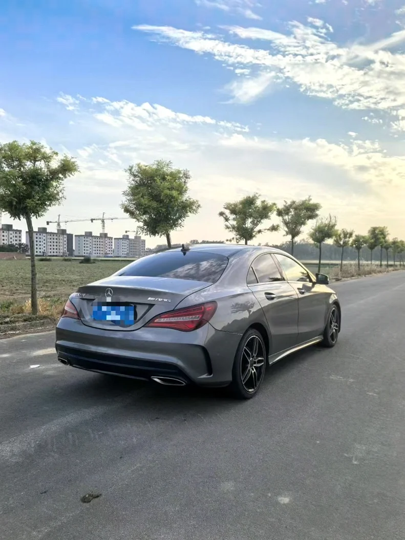 奔驰CLA 驾驶室