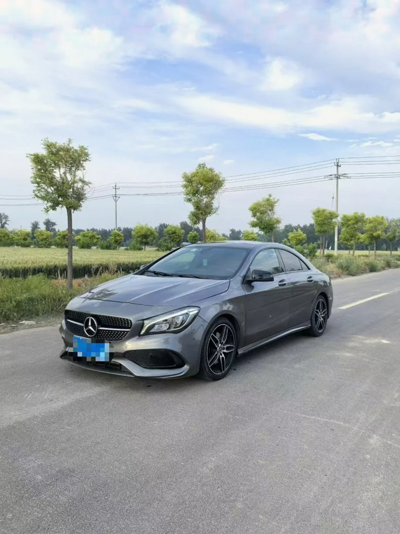 奔驰CLA 正面外观二