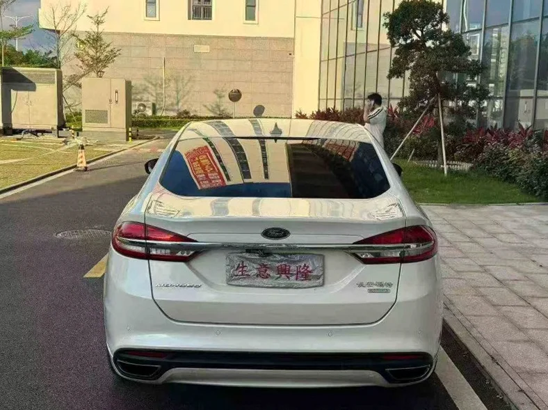 福特蒙迪欧 驾驶室