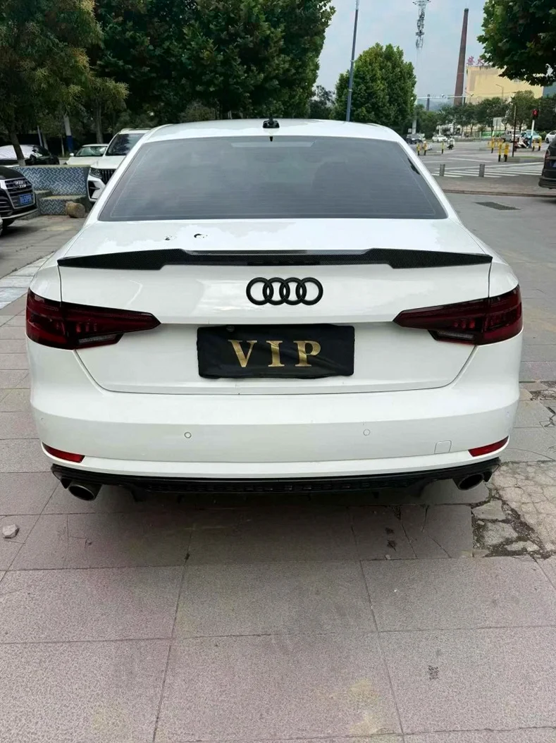 奥迪A4L 驾驶室
