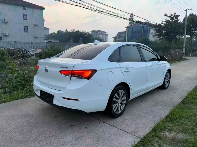 别克英朗 内饰前排