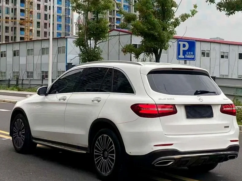 奔驰GLC 驾驶室