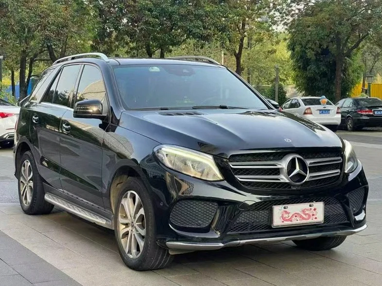 奔驰GLE 正面外观三