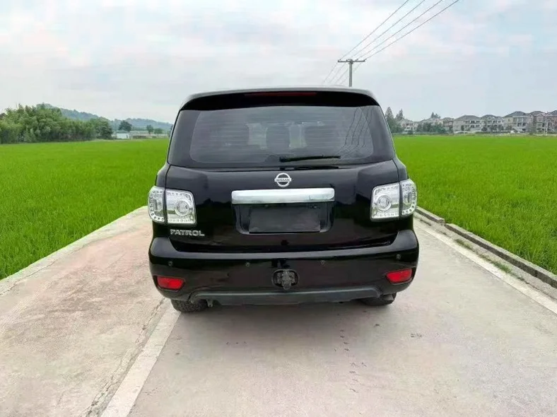 日产途乐 驾驶室